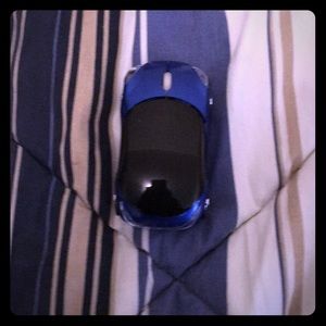A blue never used mouse